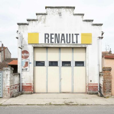 former Renault automobile mechanical garage in Rieumes in Haute-Garonne