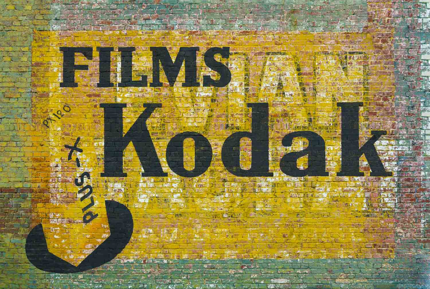 Ancienne publicité murale peinte Films Kodak